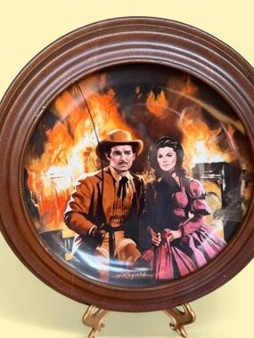 Gone With The Wind Decorative Collector Plate in Brown Frame